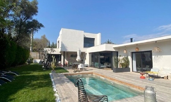 Cassis Villa | Villa Olivade, jacuzzi, swimming pool in the vineyard cassidain