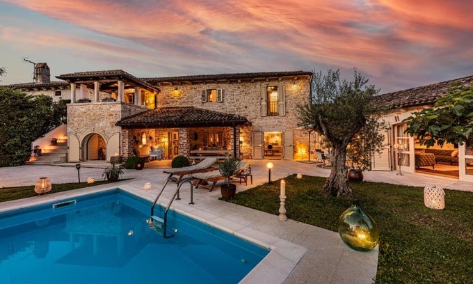 Jehnici Villa | Villa Om Shanti