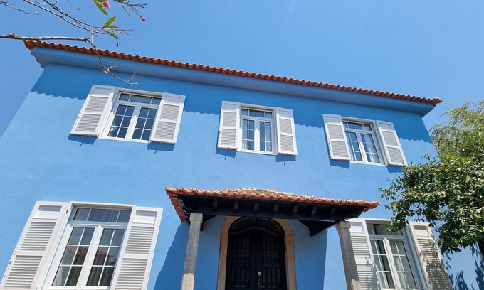 Oliveira do Douro Villa | villa on 3 levels, 12p, 5 rooms, large garden, terrace, jacuzzi and Roman basin.