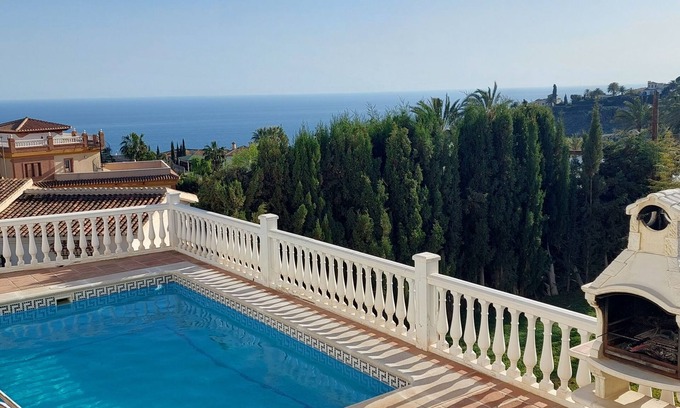 Salobrena Villa | Villa on wonderful urbanisation with private pool