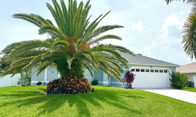 Pelican House | Villa Orange Blossom - pool home with full privacy backyard