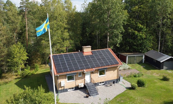 Orrefors House | Villa Orreforshult - Modern vacation home with its own pond in Småland