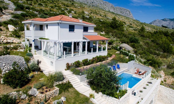 Borak Villa | Villa Parsella 170m from the sandy beach with 5 bedrooms, pool, wellness, sea view