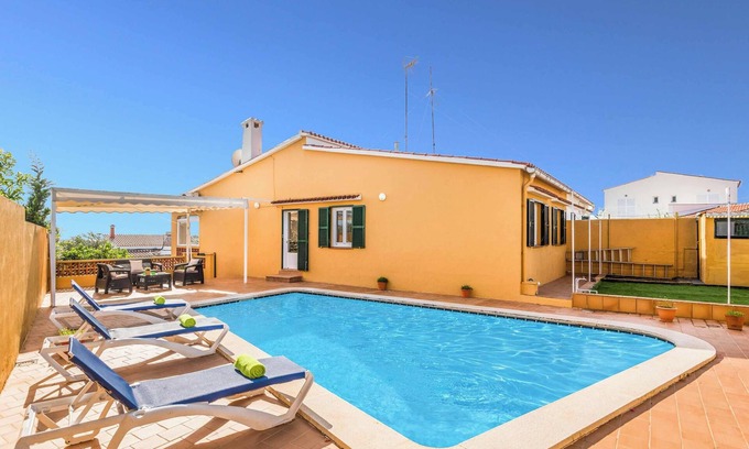 Punta Prima Villa | Villa Paula Punta Prima - Sleeps 5