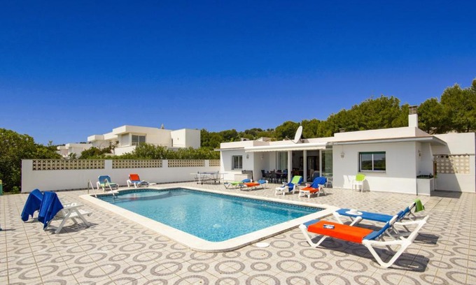 Coves Noves Villa | Villa Pepe by Villa Plus