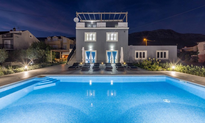 Kastel Kambelovac Villa | Villa Perkov SAVE 20 percent on Split-villas com
