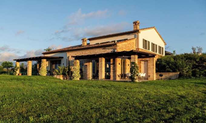 Loro Piceno Villa | Villa Picenum: Luxury and modern six-person vacation home with pool in Le Marche.