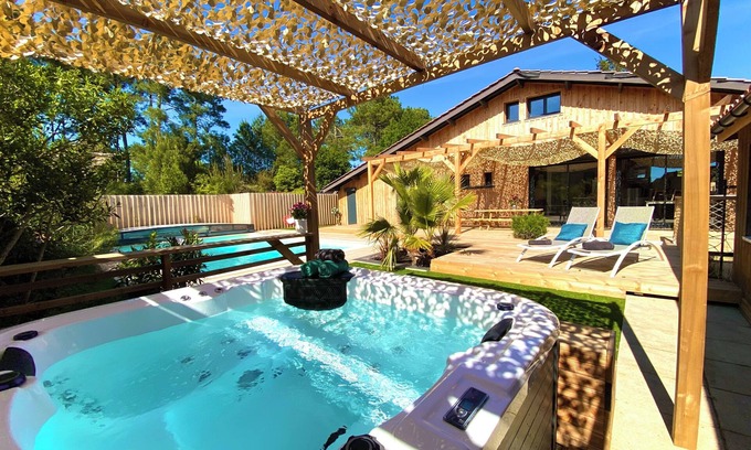 Andernos-les-Bains Villa | Villa Pins&spa 15P Near Ocean Bassin D'arcachon Pool and Jacuzzi