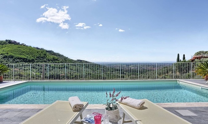 Margine Coperta-Traversagna Villa | Villa Pistoia - Private villa with heated pool near Lucca