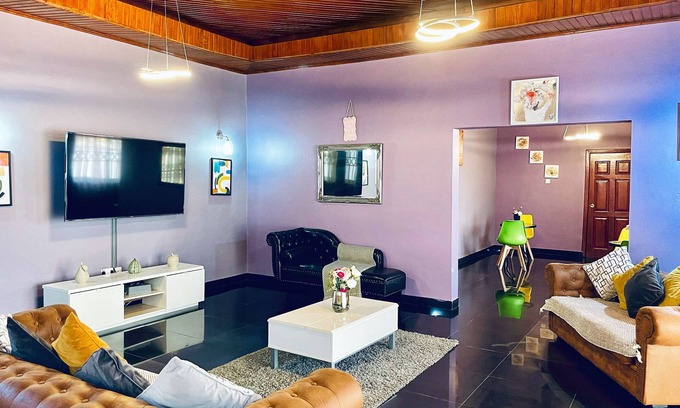 Accra House | Villa Polly - Cosy Spacious 3 Bed Hse/High Speed Wi-Fi