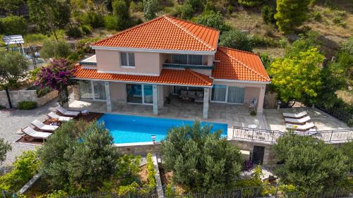 Mimice Villa | Villa Porto Mimice, 40sqm Heated Private Pool, 4 bedrooms, Sauna, Gym, Billiard