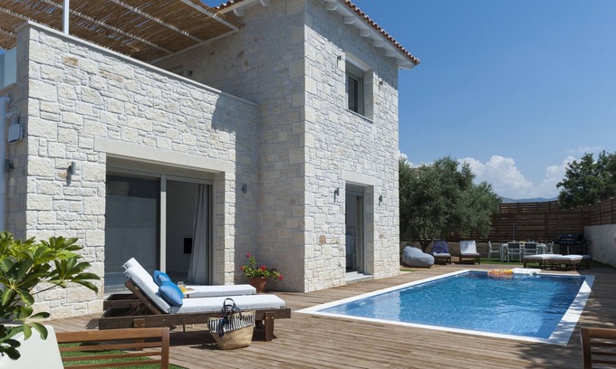 Asteri Villa | Villa Prima-4bedroom villa, 3 bathrooms, heated pool & jacuzzi with sea view!