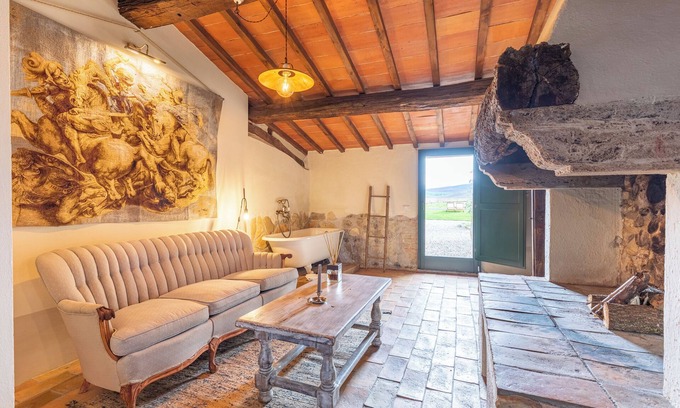 Gallina Villa | Villa "Privata Locanda In Tuscany" with Private Pool, Private Terraces & Wi-Fi