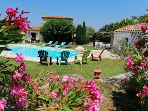Saint-Cannat Villa | Villa provençale piscine, calme et confort
