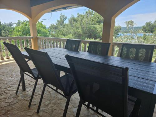 Krusevo Apartment | VILLA PUNTA BLAVA - beach front, ideal for kids, large terraces with sea view, internet, Netflix, no pets allowed, 3Kw EV ch