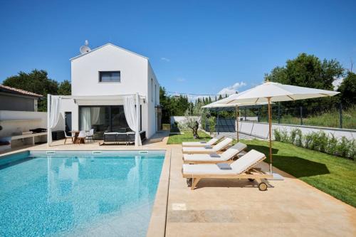 Materada Villa | Villa Pura Vida with pool and whirlpool near Umag