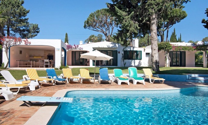Albufeira Villa | Villa 'Quinta da Balaia' close to the Sea with Pool & Wi-Fi