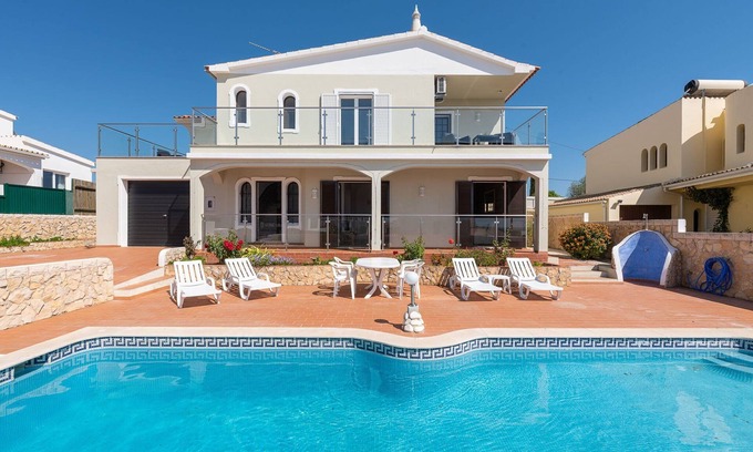 Albufeira Villa | Villa Quinta Jolu - 4 Bed private Villa with pool close to shopping and.