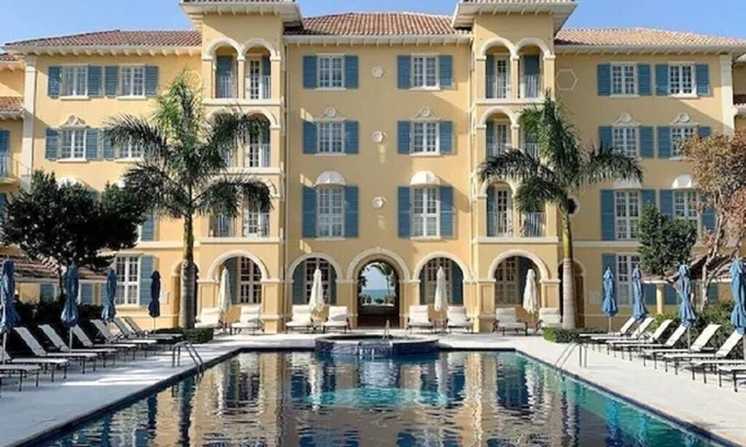 Grace Bay Condo | Villa Renaissance Villa 303: 2 Bedrooms, 2 Bathrooms, 3rd floor, Ocean Frontn