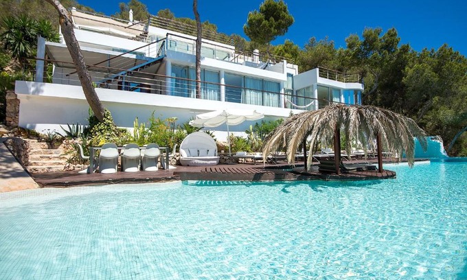 Sant Josep de sa Talaia Villa | Villa Roca Ibiza - Un Paraíso Premium a solo 10 minutos de la ciudad de Ibiza y de las playas Cala Jondal y Salinas