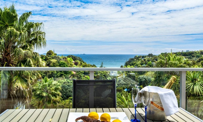 Waiheke Island Apartment | Villa Rosa at Palm Beach - Carefree Quality Holiday Villa - Palm Beach