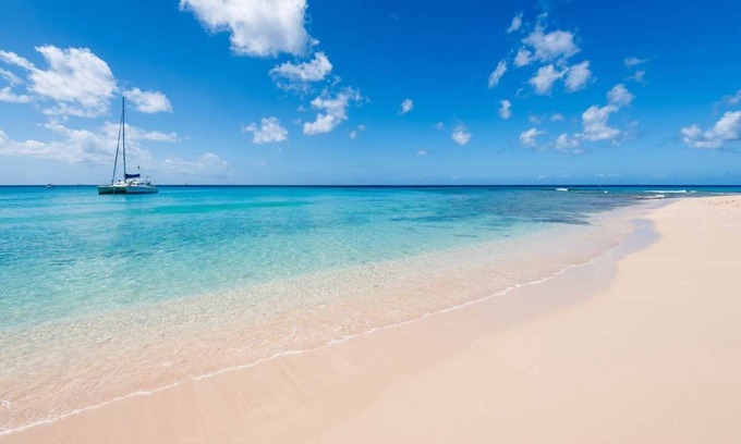 Westmoreland Villa | Villa Rosa in St James by Personal Villas - Overlooking the Shimmering Pool