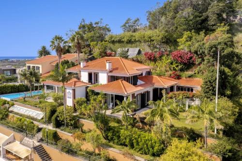 Santo Antonio Villa | Villa Rostrum by Villa Plus