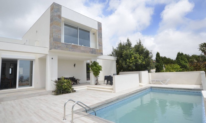 Calpe Ski Chalet | Villa Royale / panoramic views / privacy / infinity pool