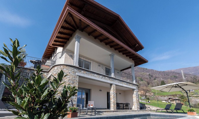 Pianello del Lario Villa | VILLA S.ANNA by Curti rentals