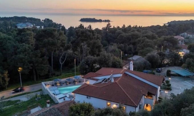 Borik Villa | Villa Salteria 3, heated pool, private territory, pinery