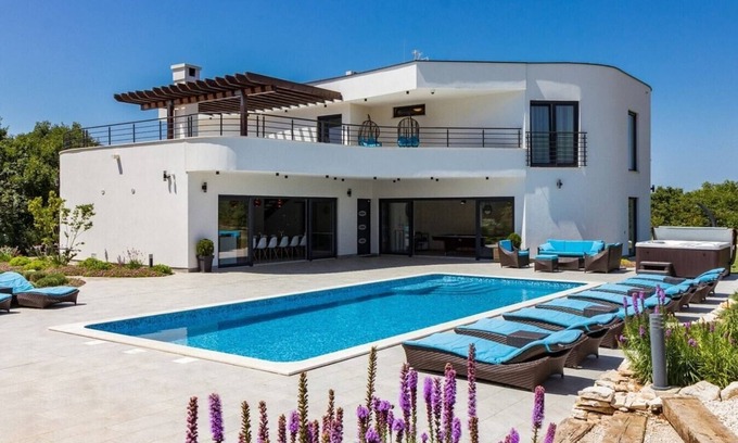 Jursici Villa | Villa Sanela - Private villa with pool in Istria