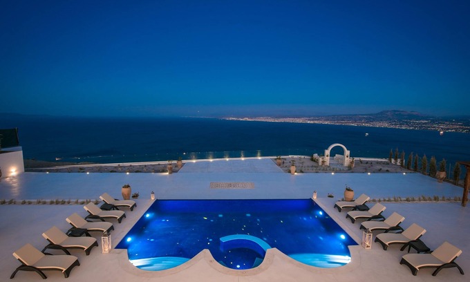 Agia Pelagia House | Villa Santorini 6 bedroom villa in Agia Pelagia