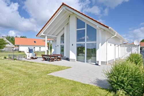 Trent House | Villa Seeadler