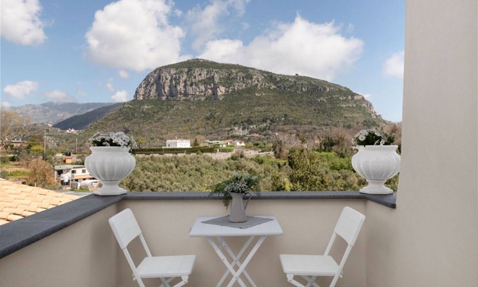 Piano di Sorrento Villa | Villa Simona, halfway between Positano and Sorrento