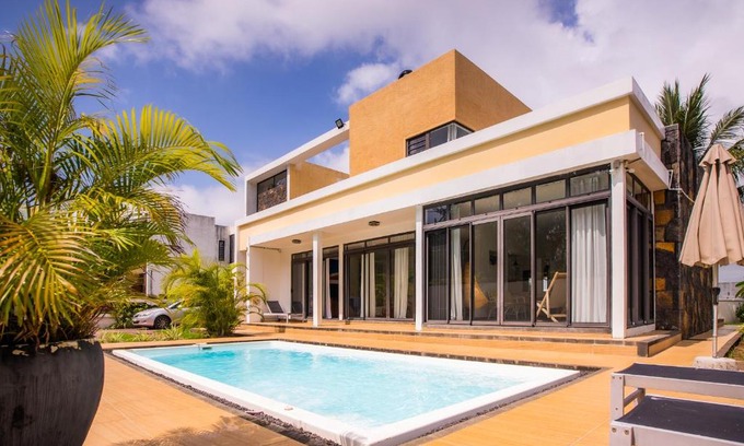 Belle Mare Villa | Villa Simone: Sunlit Beach Getaway w/Pool + WIFI