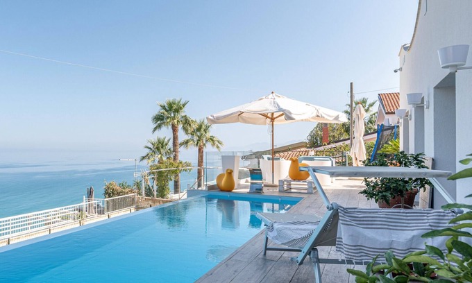 Torre Colonna-sperone Apartment | Villa Sole by Wonderful Italy - Alicudi con Piscina
