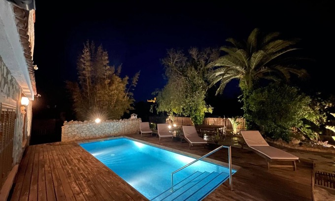 Maria de la Salut Villa | Villa 'Son Roig' with Mountain View, Wi-Fi and Air Conditioning
