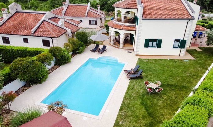 Zbandaj Villa | Villa Sophie, Atemberaubenden Rückzugsort fur 8 Personen mit Pool und Meerblickn