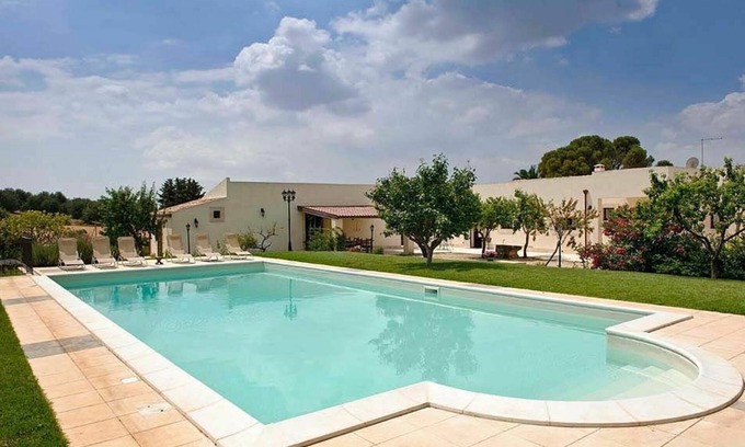Noto Villa | Villa Spiga - Holiday Country Villa with swimming pool in Noto, Sicily