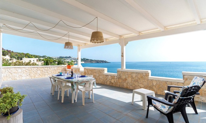 Marina di Marittima Villa | Villa 'Stella Maris' with Sea View, Private Terrace and Air Conditioning