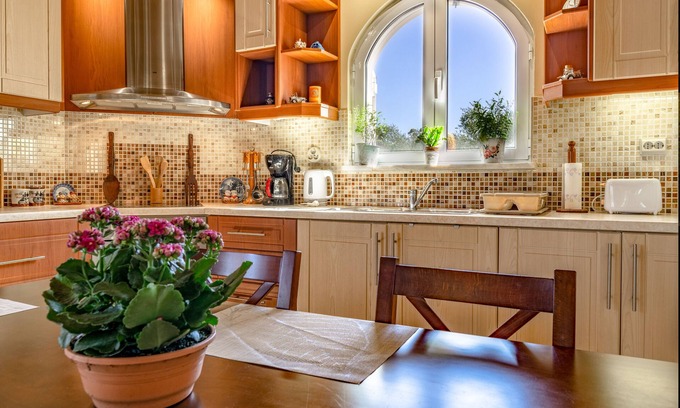 Agrilia House | Villa Stella, 2bedrooms, WiFi, near the sea, a /c, quiet place but central.