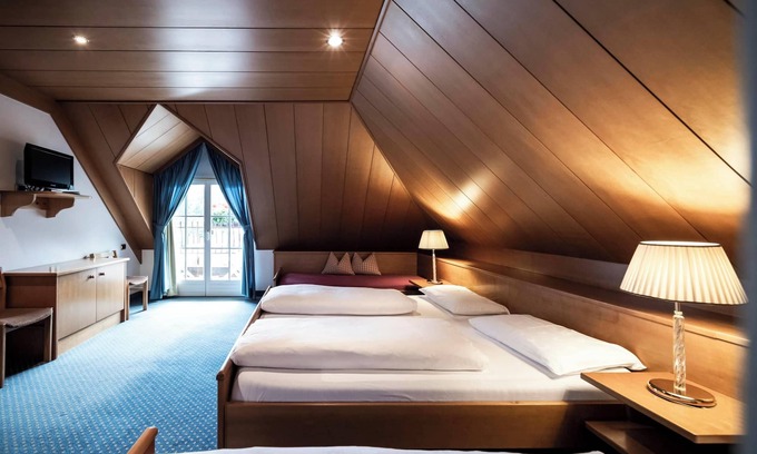 Ortisei Apartment | Villa Stella Apartment N 56 near the ski lift with mountain view and garden