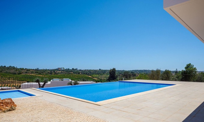 Estombar Apartment | Villa Suite 01 (Premium) - The Vines