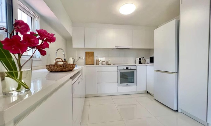 Oropesa del Mar Apartment | Villa surrounded by pine trees with sea views - ServHouse