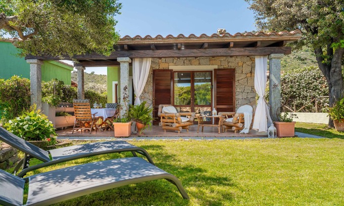 Villasimius Villa | Villa 'Sweet Simius' with Mountain View, Wi-Fi and Air Conditioning