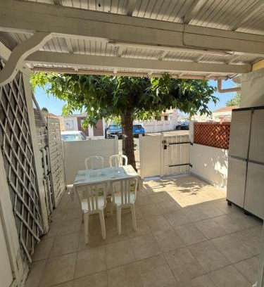 Portiragnes-Plage Apartment | villa T2 cabine 500m de la plage