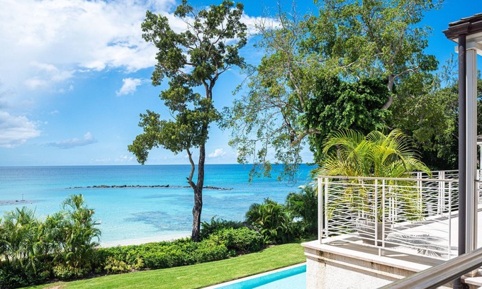 Sunset Crest Villa | Villa Tamarindo is a Luxury 4 Bedroom Property in Holetown, St James