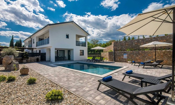 Kornic Villa | Villa Tara – Heated Pool & Stylish Island Stay