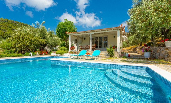 Votsi Villa | Villa Tassoula: Large Private Pool, Walk to Beach, WiFi