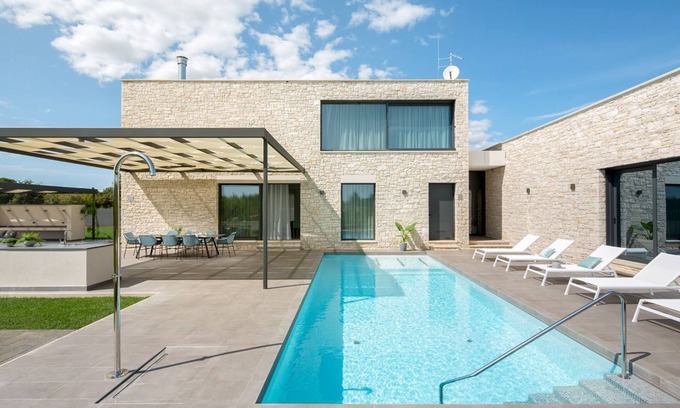 Bale Villa | Villa Terra Adria - Four Bedroom Villa, Sleeps 8